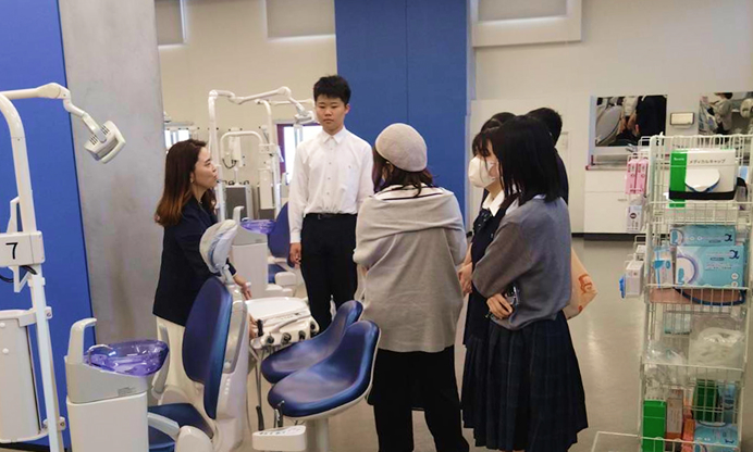 大学見学ツアー